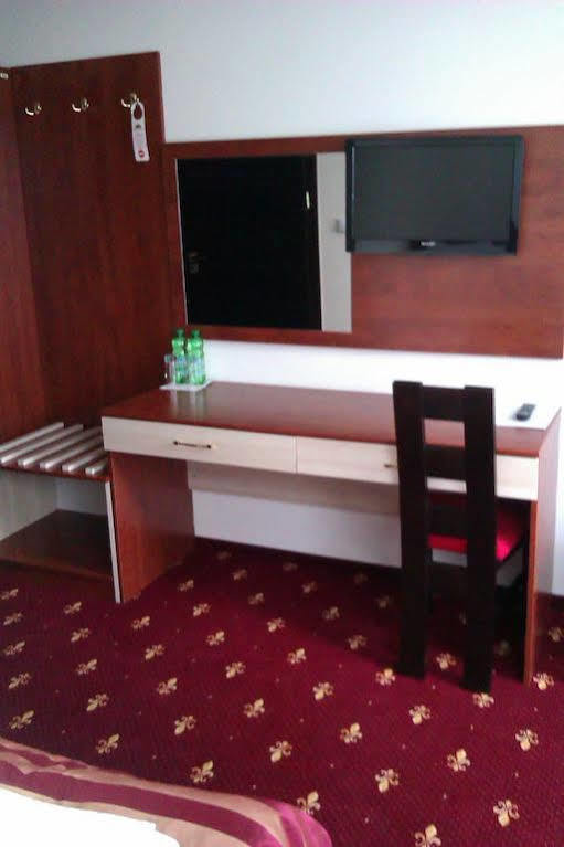 Hotel Platinum Hrubieszow Exteriör bild