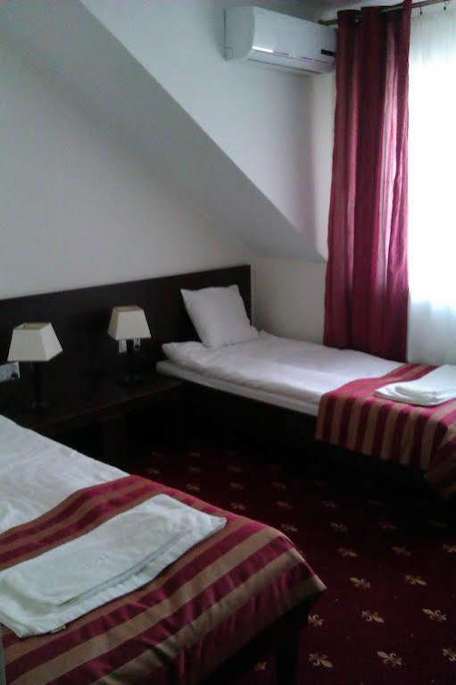 Hotel Platinum Hrubieszow Exteriör bild