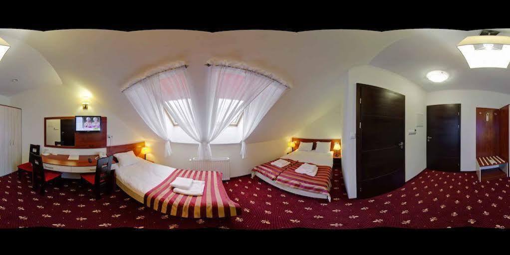 Hotel Platinum Hrubieszow Exteriör bild