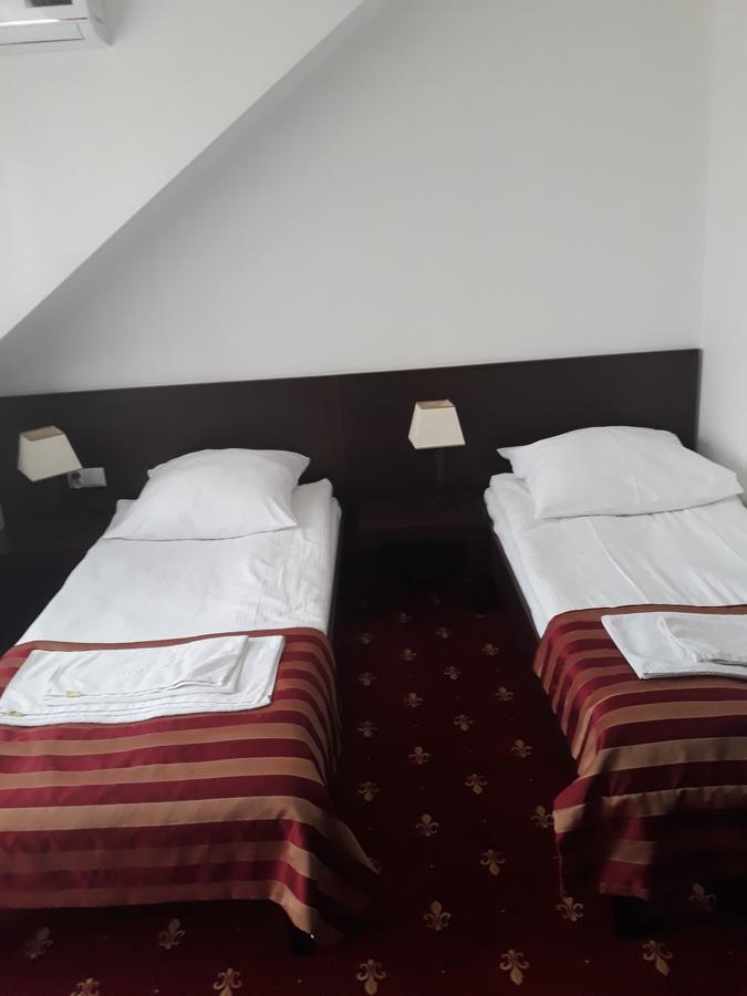 Hotel Platinum Hrubieszow Exteriör bild