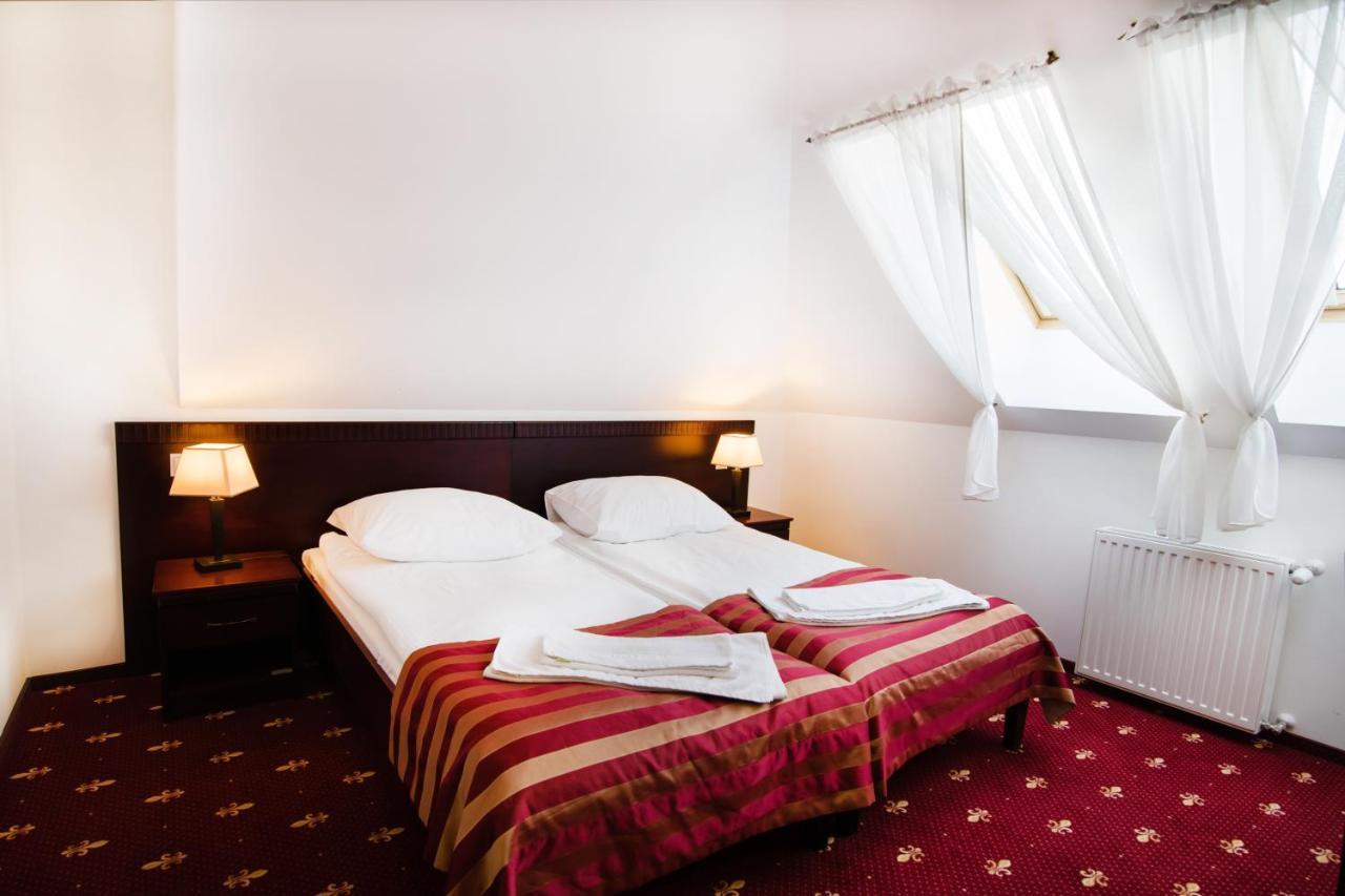 Hotel Platinum Hrubieszow Exteriör bild