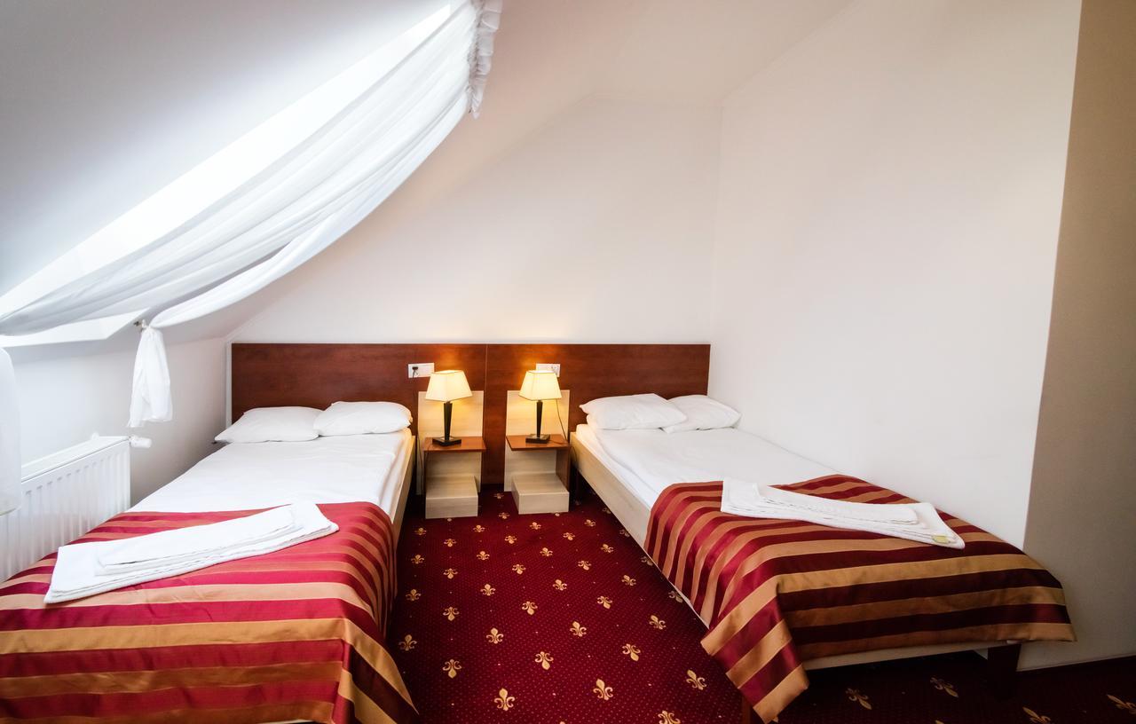 Hotel Platinum Hrubieszow Exteriör bild